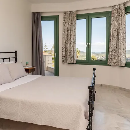Fagias Luxury Apartment *